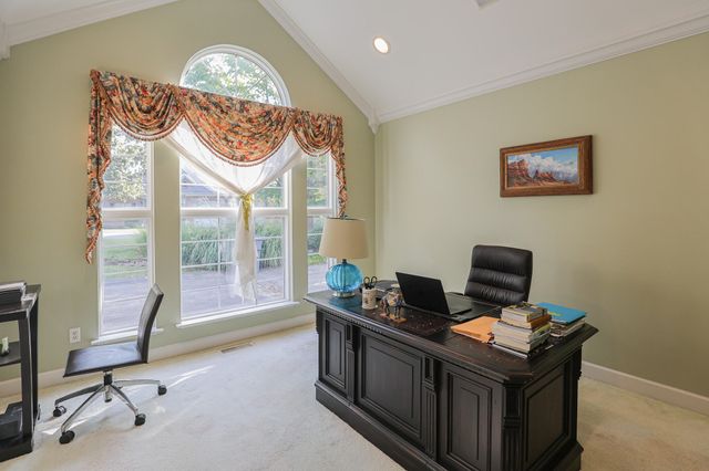 1001 Lakeview Drive, Paducah, KY 42003