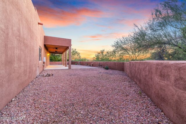 5670 W Triangle X Place, Tucson, AZ 85713