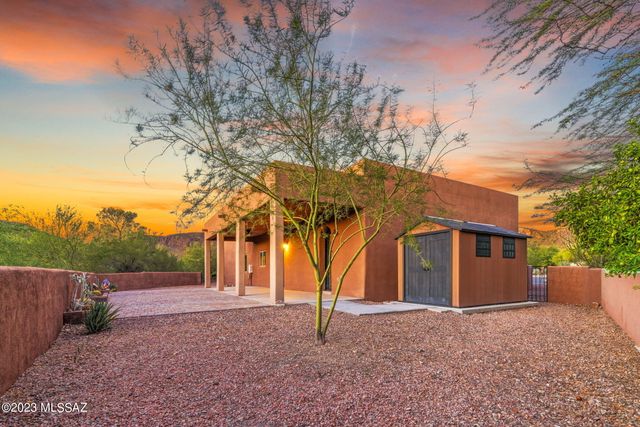 5670 W Triangle X Place, Tucson, AZ 85713