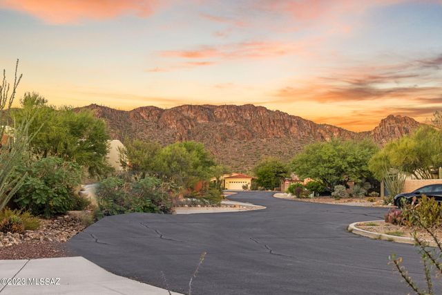 5670 W Triangle X Place, Tucson, AZ 85713