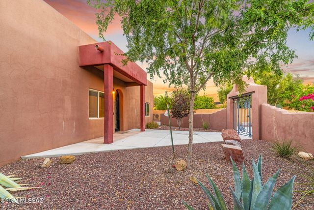 5670 W Triangle X Place, Tucson, AZ 85713