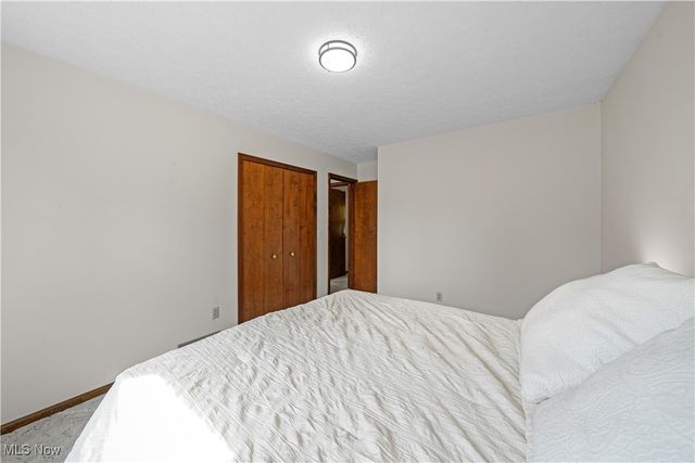 1041 Fronek Drive, Streetsboro, OH 44241