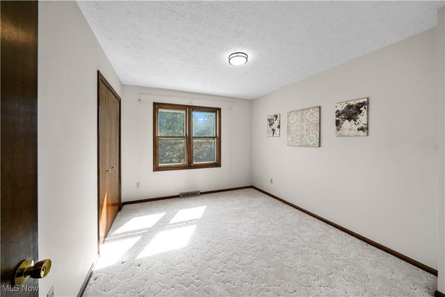 1041 Fronek Drive, Streetsboro, OH 44241