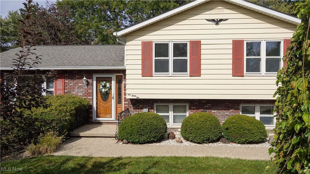 1041 Fronek Drive, Streetsboro, OH 44241