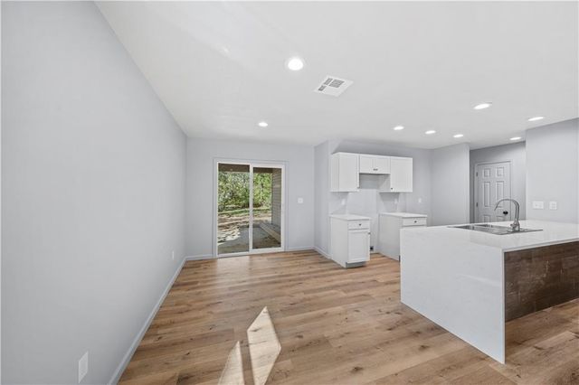 520 W Hunter Street, Nevada, MO 64772