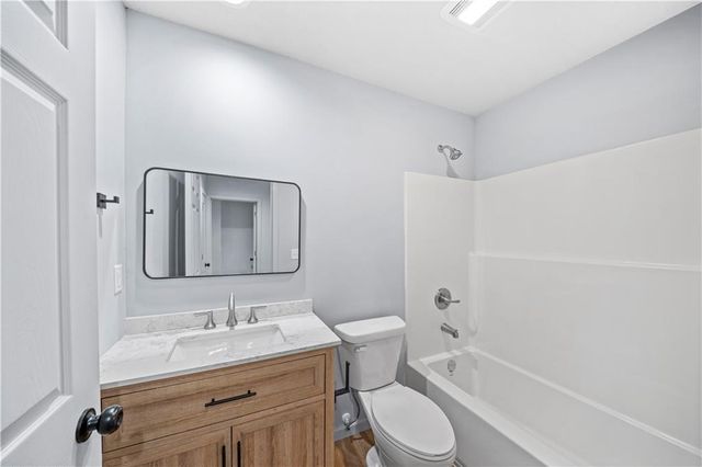 520 W Hunter Street, Nevada, MO 64772