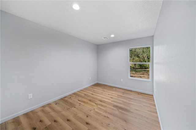 520 W Hunter Street, Nevada, MO 64772