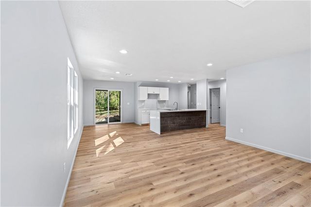 520 W Hunter Street, Nevada, MO 64772