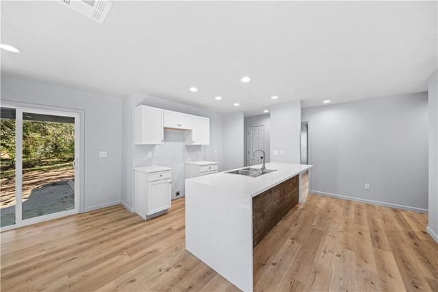 520 W Hunter Street, Nevada, MO 64772