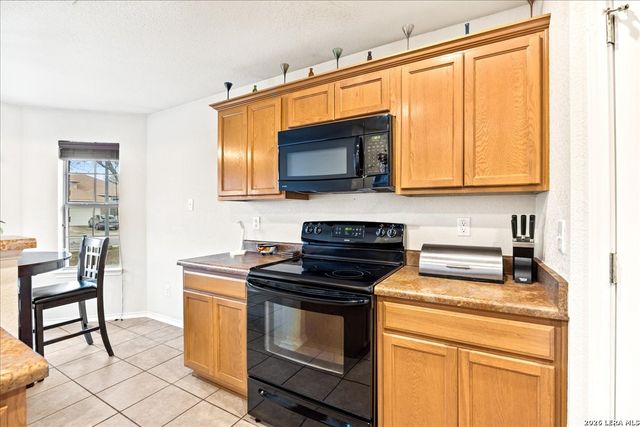 9918 Amberg Path, Helotes, TX 78023