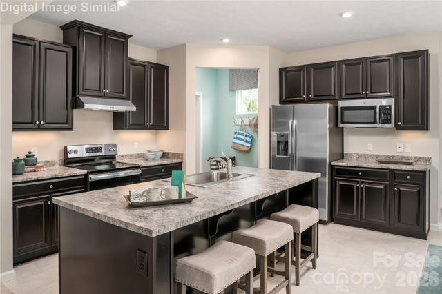 2063 Fernway Drive, Charlotte, NC 28216