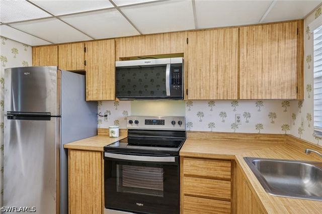 499 Forest Lakes BLVD 305, Naples, FL 34105