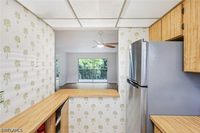 499 Forest Lakes BLVD 305, Naples, FL 34105