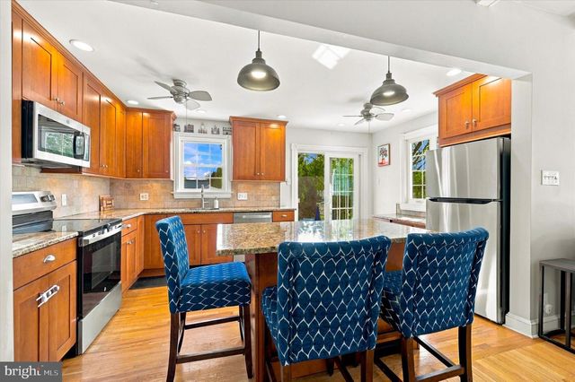 200 N SYLVANIA AVE, Jenkintown, PA 19046