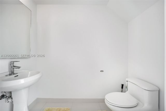 60 SW 13 ST 4208, Miami, FL 33130