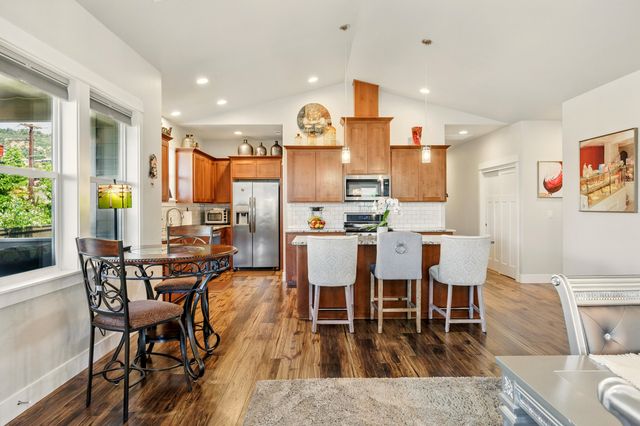 4833 Hathaway Drive, Medford, OR 97504