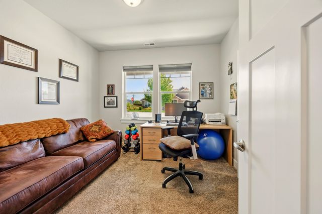 4833 Hathaway Drive, Medford, OR 97504