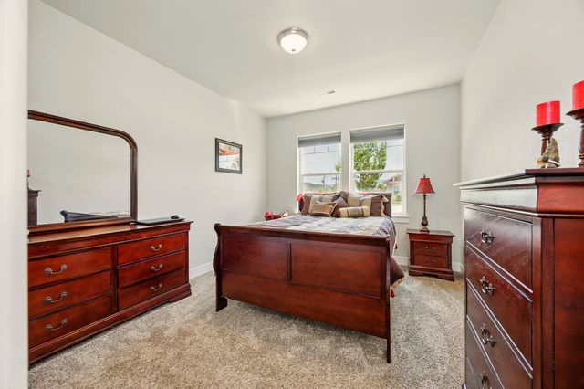 4833 Hathaway Drive, Medford, OR 97504