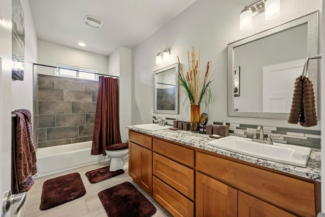 4833 Hathaway Drive, Medford, OR 97504