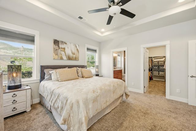 4833 Hathaway Drive, Medford, OR 97504