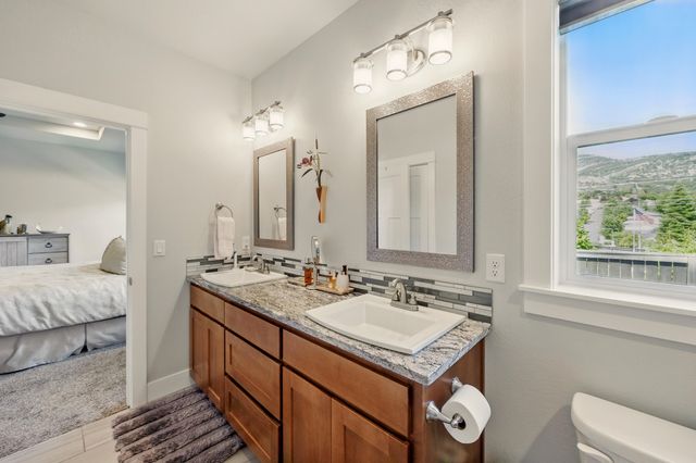 4833 Hathaway Drive, Medford, OR 97504