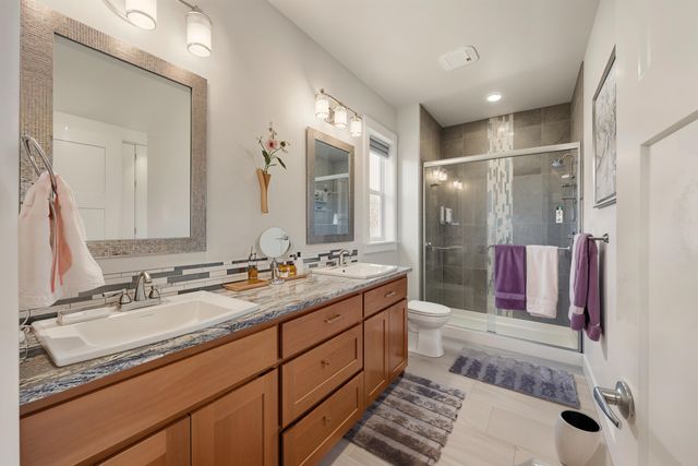 4833 Hathaway Drive, Medford, OR 97504