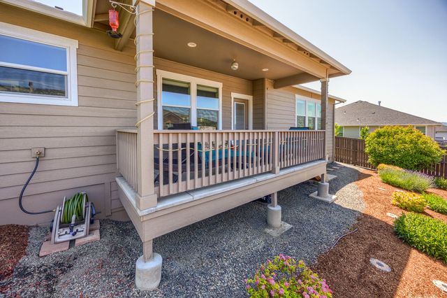 4833 Hathaway Drive, Medford, OR 97504