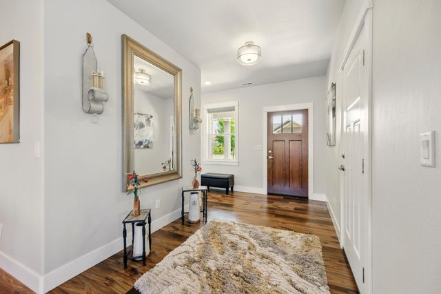 4833 Hathaway Drive, Medford, OR 97504