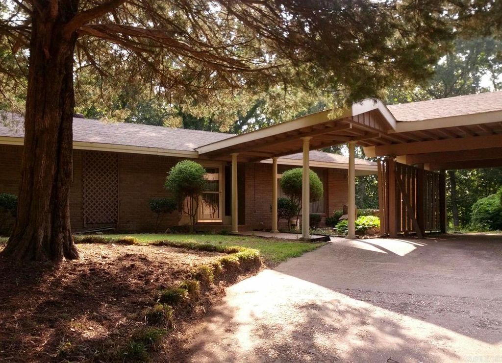 320 Mccollum Drive, Forrest City, AR 72335