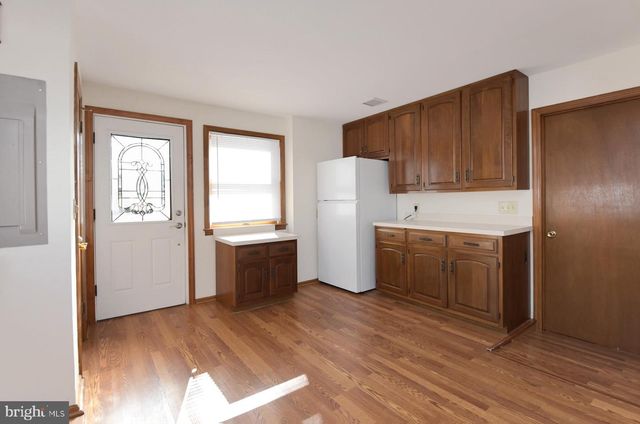 35 CARL SANDBURG DR, Hamilton, NJ 08690