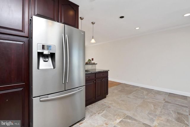 35 CARL SANDBURG DR, Hamilton, NJ 08690