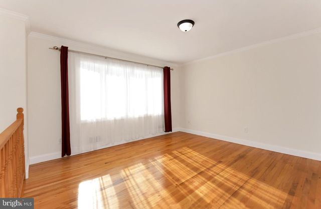 35 CARL SANDBURG DR, Hamilton, NJ 08690