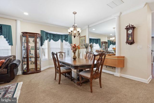 8 CARDINALFLOWER LA, West Windsor, NJ 08550