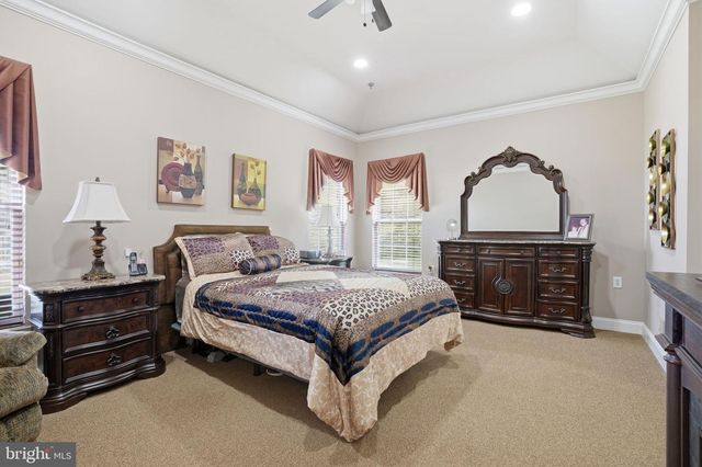 8 CARDINALFLOWER LA, West Windsor, NJ 08550