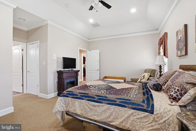 8 CARDINALFLOWER LA, West Windsor, NJ 08550