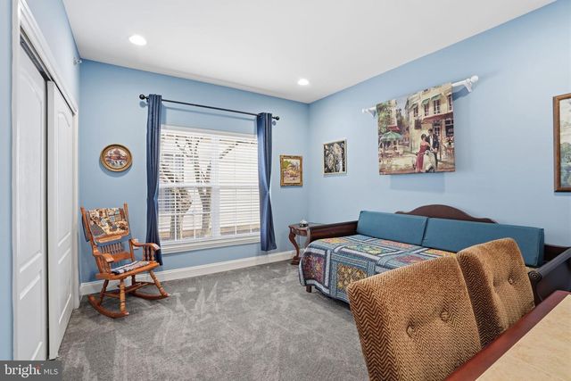 8 CARDINALFLOWER LA, West Windsor, NJ 08550