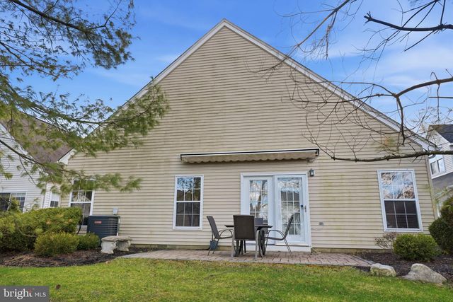 8 CARDINALFLOWER LA, West Windsor, NJ 08550