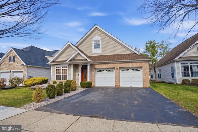 8 CARDINALFLOWER LA, West Windsor, NJ 08550