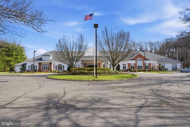 8 CARDINALFLOWER LA, West Windsor, NJ 08550