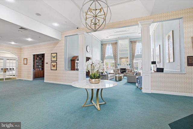 8 CARDINALFLOWER LA, West Windsor, NJ 08550