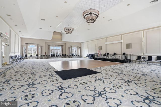 8 CARDINALFLOWER LA, West Windsor, NJ 08550