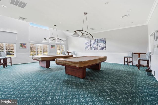 8 CARDINALFLOWER LA, West Windsor, NJ 08550