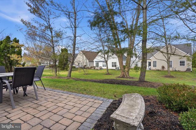 8 CARDINALFLOWER LA, West Windsor, NJ 08550