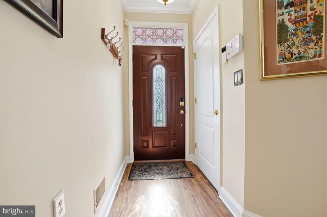 8 CARDINALFLOWER LA, West Windsor, NJ 08550