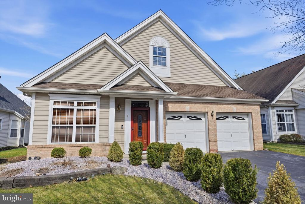 8 CARDINALFLOWER LA, West Windsor, NJ 08550