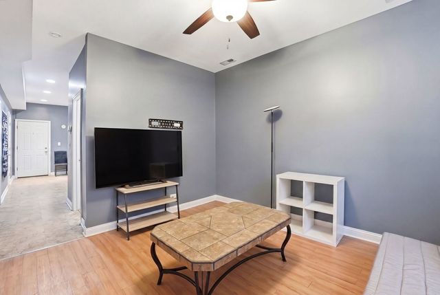 4505 S Fairfield Avenue, Chicago, IL 60632