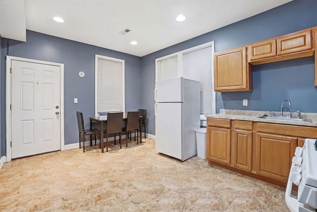 4505 S Fairfield Avenue, Chicago, IL 60632