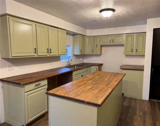 464 State Route 1027, Boggs Twp, PA 16201