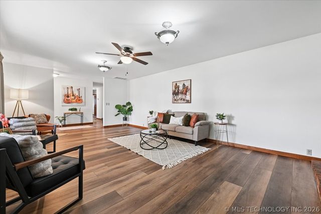 3042 State Hwy 48, Mannford, OK 74044