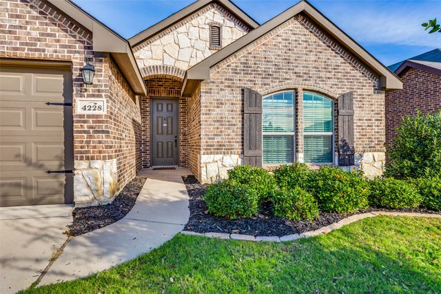 4228 Ambergate Drive, Fort Worth, TX 76036